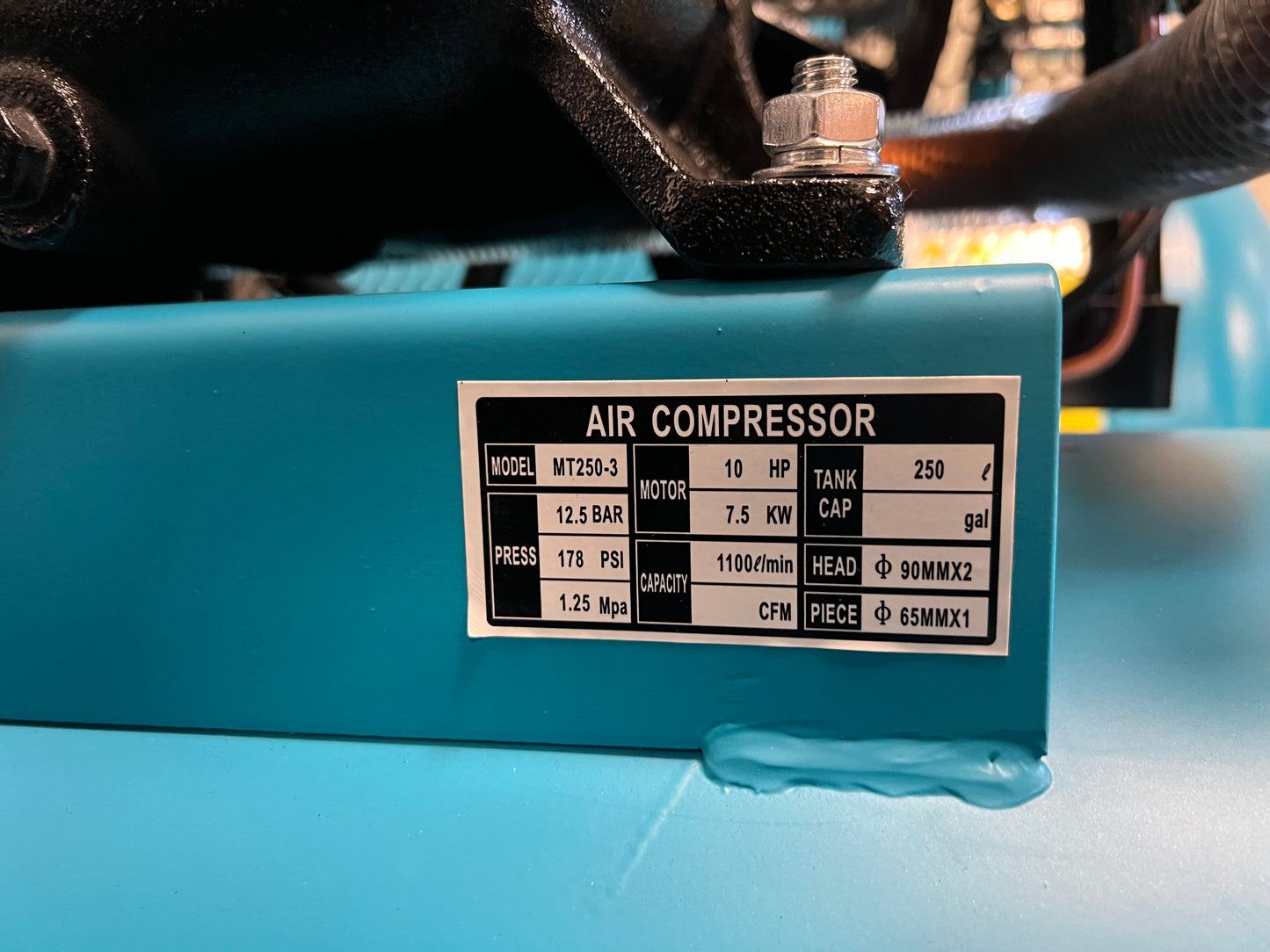 GTM air compressor 3cil / 250L 7.5KW 1100l / min